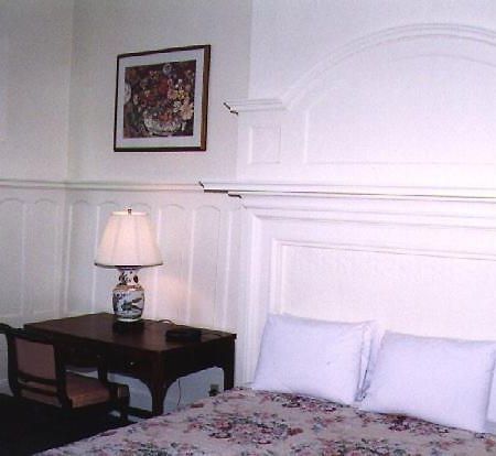 Commonwealth Court Guest House Boston Room photo